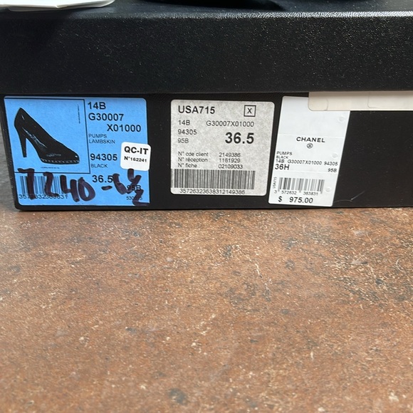 CHANEL black lambskin pumps - Picture 2 of 5